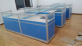 铝合金边框条纹玻璃弧形屏风电脑桌与木门的完美融合